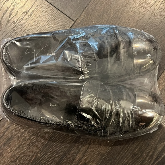 Giuseppe Zanotti classic shoes, size 40 in euro. - Picture 4 of 4